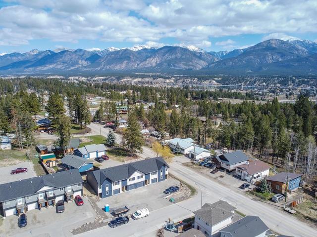 1 - 1311 Westside Park Drive, House attached with 3 bedrooms, 3 bathrooms and null parking in Invermere BC | Image 14