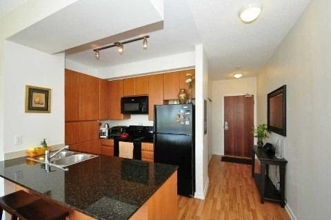 705 - 30 Canterbury Pl, Condo with 1 bedrooms, 1 bathrooms and 1 parking in Toronto ON | Image 5