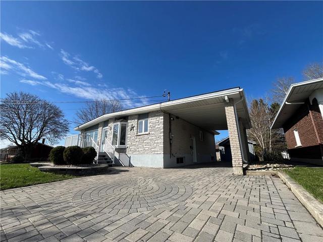 500 Lynwood Drive, House detached with 4 bedrooms, 2 bathrooms and 4 parking in Cornwall ON | Image 3