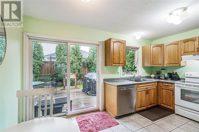 5959 Newport Dr, House detached with 3 bedrooms, 2 bathrooms and 4 parking in Nanaimo BC | Image 10