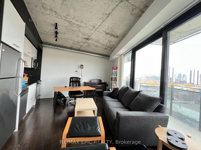 1003 - 51 Trolley Cres, Condo with 1 bedrooms, 1 bathrooms and 0 parking in Toronto ON | Image 3