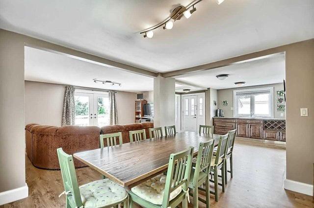 1190 Maple Rd, House detached with 3 bedrooms, 2 bathrooms and 6 parking in Innisfil ON | Image 5