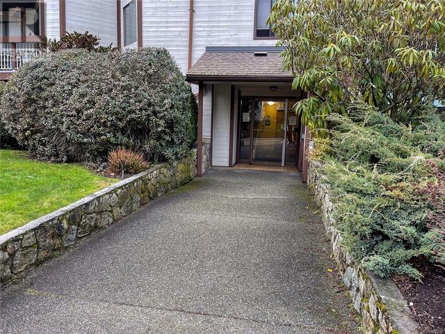 205 - 73 Gorge Rd W, Condo with 2 bedrooms, 2 bathrooms and 1 parking in Saanich BC | Image 17