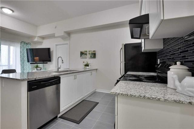 401 - 1370 Costigan Rd, Condo with 2 bedrooms, 2 bathrooms and 1 parking in Milton ON | Image 5