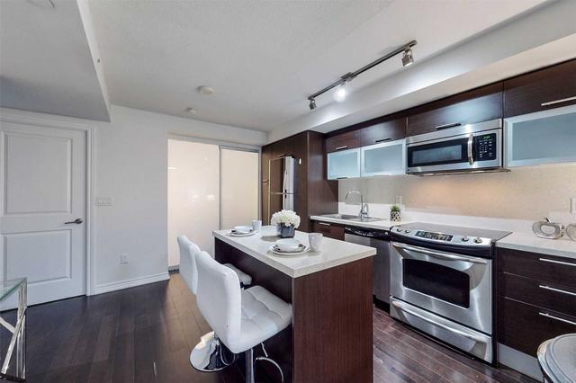 1509 - 386 Yonge St, Condo with 2 bedrooms, 2 bathrooms and 1 parking in Toronto ON | Image 30