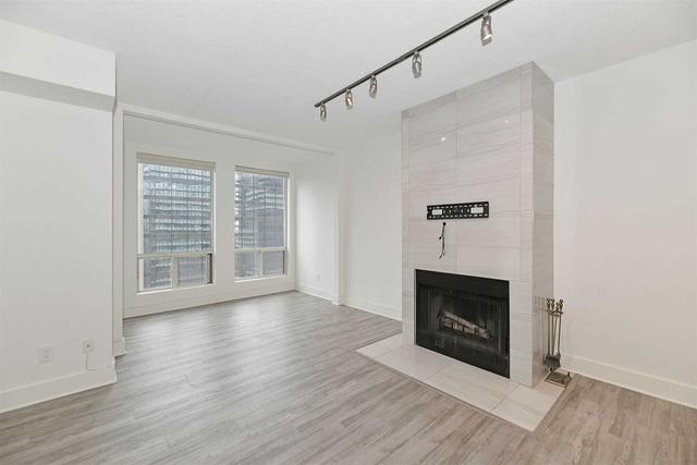 lph7 - 25 Grenville St, Condo with 1 bedrooms, 1 bathrooms and 1 parking in Toronto ON | Image 25