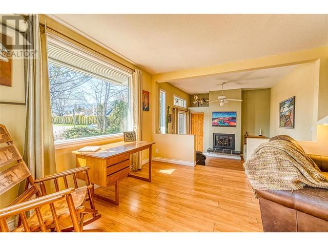 1967 Abbott Street, House detached with 2 bedrooms, 1 bathrooms and 1 parking in Kelowna BC | Image 13