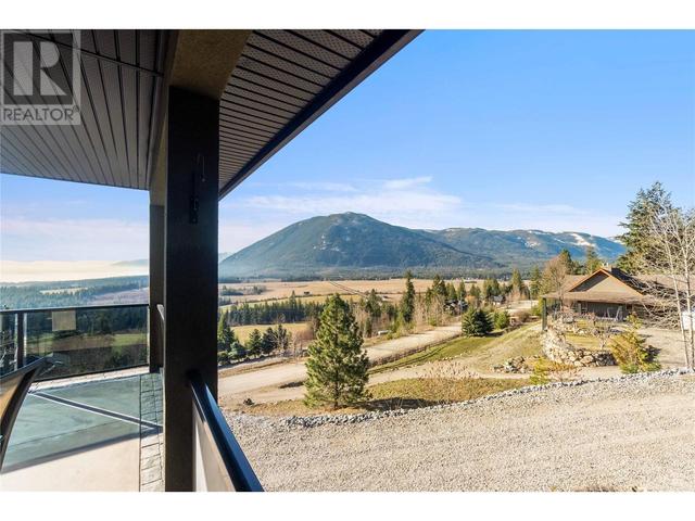 2711 Sun Ridge Place, House detached with 3 bedrooms, 3 bathrooms and 4 parking in Columbia Shuswap C BC | Image 51