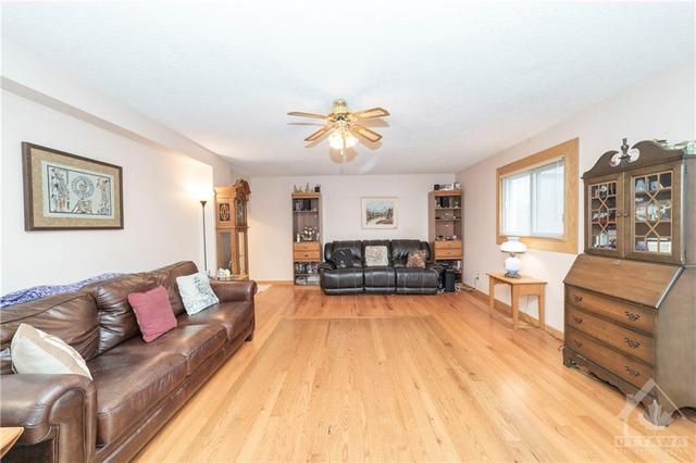355 Madison Avenue, House detached with 3 bedrooms, 3 bathrooms and 3 parking in Ottawa ON | Image 14