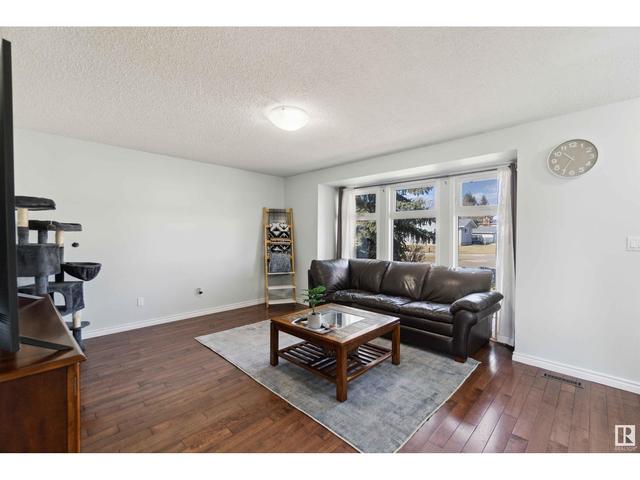 4635 44 Av, House detached with 5 bedrooms, 2 bathrooms and null parking in Gibbons AB | Image 20