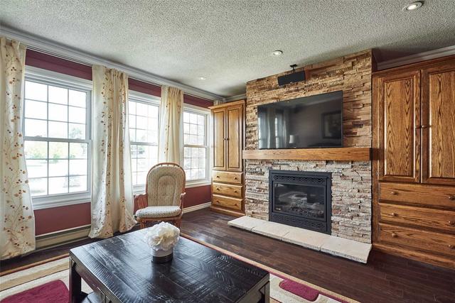 1240 Engel Crt, House detached with 4 bedrooms, 4 bathrooms and 6 parking in Pickering ON | Image 4
