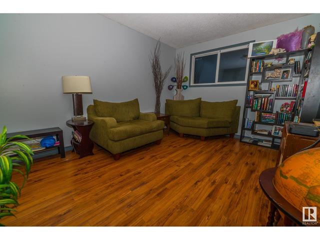 13413 40 St Nw, House attached with 3 bedrooms, 1 bathrooms and 2 parking in Edmonton AB | Image 12
