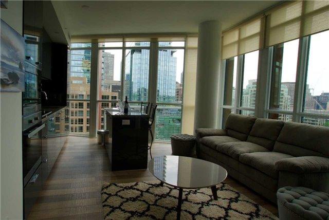 1408 - 32 Davenport Rd, Condo with 2 bedrooms, 2 bathrooms and 1 parking in Toronto ON | Image 6
