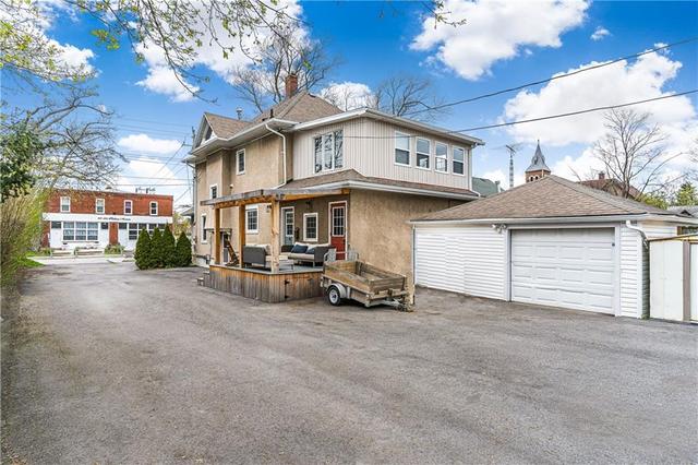 238 Hellems Avenue, House detached with 8 bedrooms, 4 bathrooms and 6 parking in Welland ON | Image 3