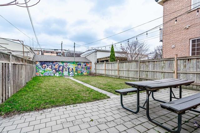 691 Ossington Ave, House detached with 3 bedrooms, 3 bathrooms and 1 parking in Toronto ON | Image 31