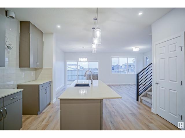 8126 222a St Nw, House detached with 3 bedrooms, 2 bathrooms and null parking in Edmonton AB | Image 10