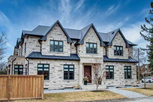 51 Agar Cres, House detached with 4 bedrooms, 5 bathrooms and 7 parking in Toronto ON | Image 34
