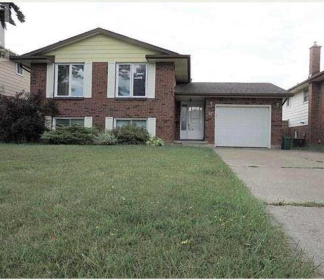 47 Capri St, House detached with 3 bedrooms, 2 bathrooms and 4 parking in Thorold ON | Image 1