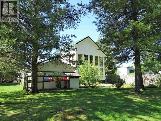 830 Beaven Crescent, House other with 3 bedrooms, 3 bathrooms and null parking in Valemount BC | Image 1