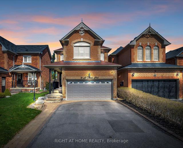 39 St.Thomas St, House detached with 4 bedrooms, 4 bathrooms and 4 parking in Whitby ON | Image 1