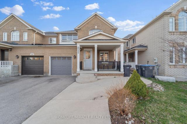 5702 Jenvic Grve, House semidetached with 3 bedrooms, 4 bathrooms and 3 parking in Mississauga ON | Image 1