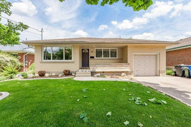 7 Shirley Ave, House detached with 2 bedrooms, 2 bathrooms and 5 parking in Guelph ON | Image 1