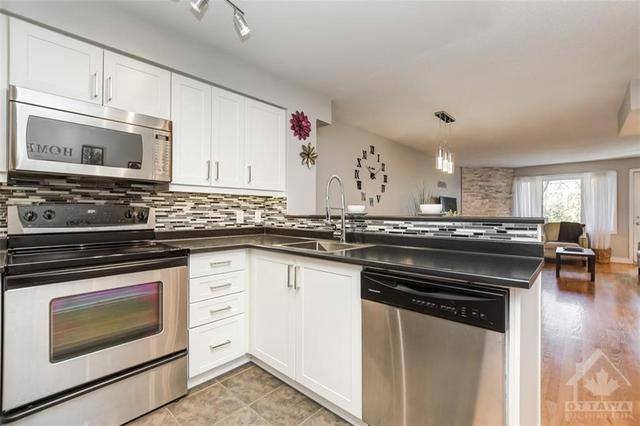 99 Steele Park Private, House attached with 2 bedrooms, 2 bathrooms and 2 parking in Ottawa ON | Image 13