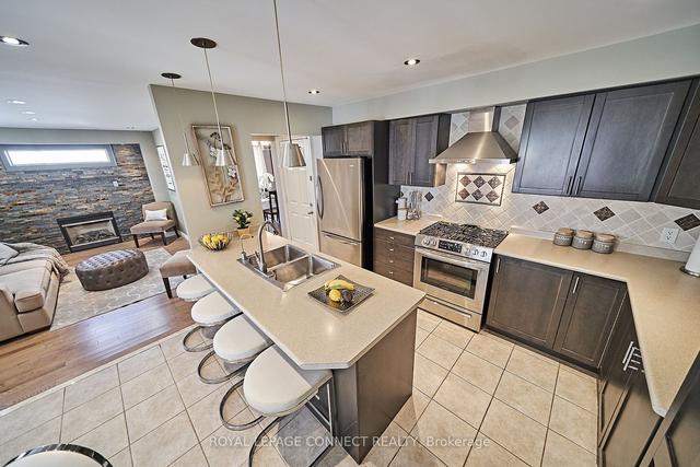 16 Teardrop Cres, House detached with 3 bedrooms, 3 bathrooms and 4 parking in Whitby ON | Image 6