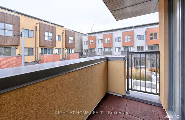 35 - 30 Curlew Dr, Townhouse with 4 bedrooms, 3 bathrooms and 2 parking in Toronto ON | Image 2
