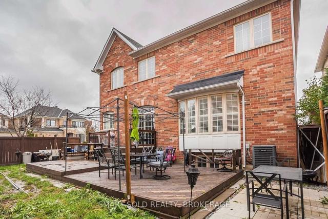 18 Augustine Ave, House detached with 4 bedrooms, 4 bathrooms and 5 parking in Richmond Hill ON | Image 32