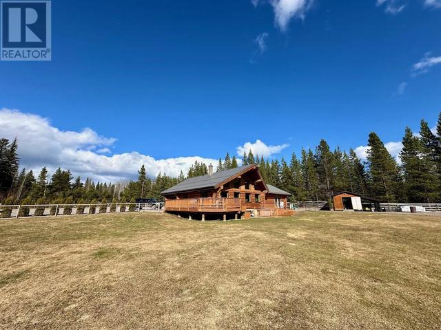 5779 Raceway Road, House detached with 4 bedrooms, 3 bathrooms and null parking in Bulkley Nechako A BC | Image 2