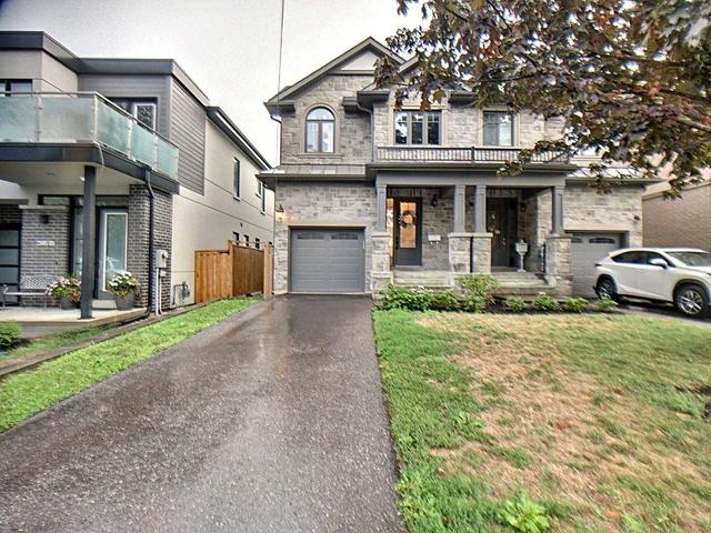 38 Cayuga Ave, House semidetached with 4 bedrooms, 4 bathrooms and 3 parking in Mississauga ON | Image 1