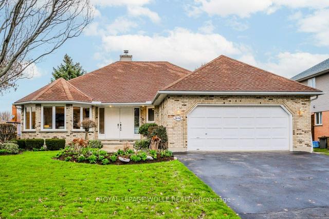 608 Coppercroft Crt, House detached with 3 bedrooms, 3 bathrooms and 6 parking in Waterloo ON | Image 1