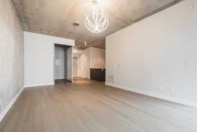 1010 - 111 Bathurst St, Condo with 2 bedrooms, 1 bathrooms and 1 parking in Toronto ON | Image 15