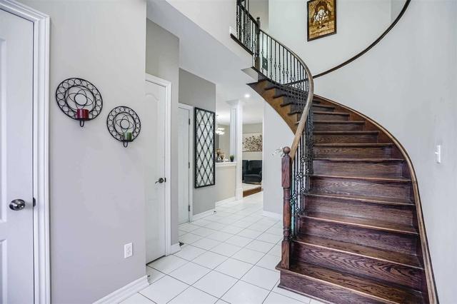 113 Footbridge Cres, House detached with 4 bedrooms, 5 bathrooms and 6 parking in Brampton ON | Image 36
