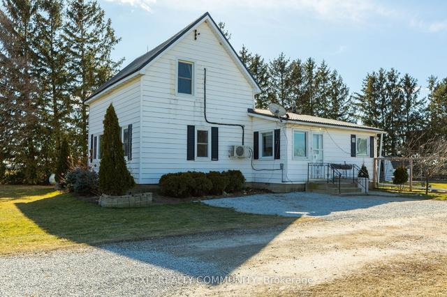 1057 Hale School Rd, House detached with 3 bedrooms, 1 bathrooms and 20 parking in Dawn Euphemia ON | Image 36