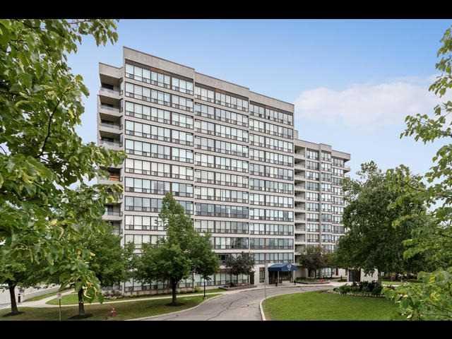 1001 - 10 Laurelcrest St, Condo with 2 bedrooms, 2 bathrooms and 2 parking in Brampton ON | Image 1