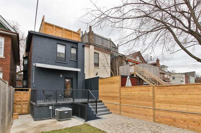 236 Grace St, House semidetached with 6 bedrooms, 5 bathrooms and 2 parking in Toronto ON | Image 16