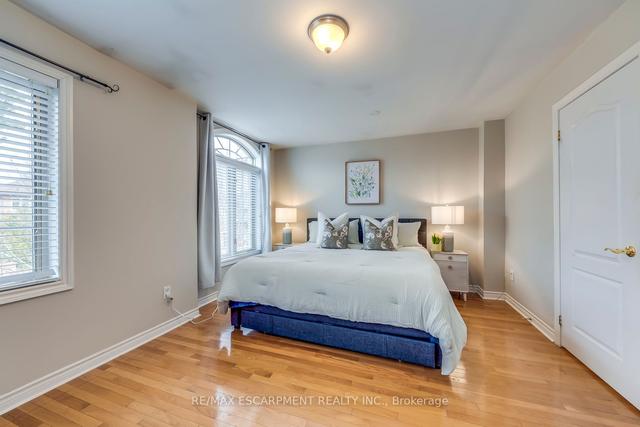 10 - 2401 Fifth Line, Townhouse with 2 bedrooms, 4 bathrooms and 2 parking in Mississauga ON | Image 17