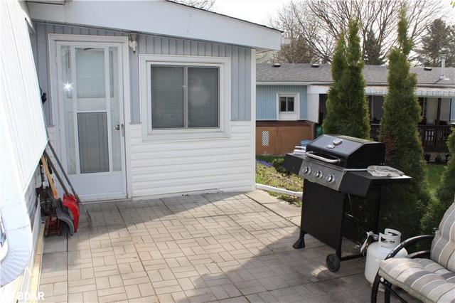 9 Hawthorne Drive, House detached with 2 bedrooms, 1 bathrooms and 2 parking in Innisfil ON | Image 21