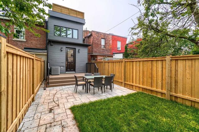 271 Delaware Ave, House detached with 4 bedrooms, 4 bathrooms and 2 parking in Toronto ON | Image 32