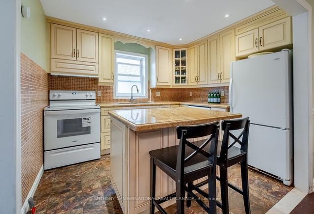 1202 Islington Ave, House detached with 2 bedrooms, 2 bathrooms and 5 parking in Toronto ON | Image 9