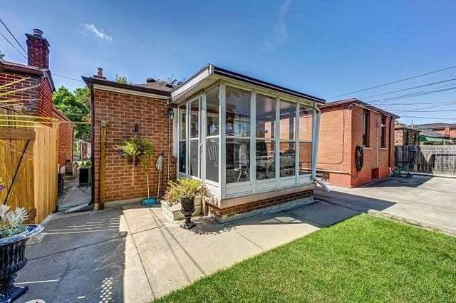 613 Caledonia Rd, House detached with 2 bedrooms, 2 bathrooms and 3 parking in Toronto ON | Image 21