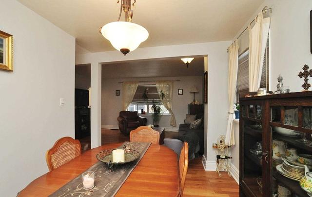 25 Neilson Ave, House detached with 2 bedrooms, 2 bathrooms and 3 parking in Toronto ON | Image 14