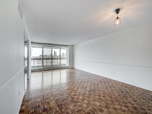 1804 - 61 St Clair Ave W, Condo with 2 bedrooms, 2 bathrooms and 1 parking in Toronto ON | Image 5