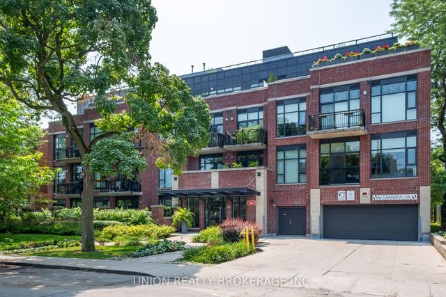 302 - 66 Kippendavie Ave, Condo with 1 bedrooms, 1 bathrooms and 1 parking in Toronto ON | Image 1