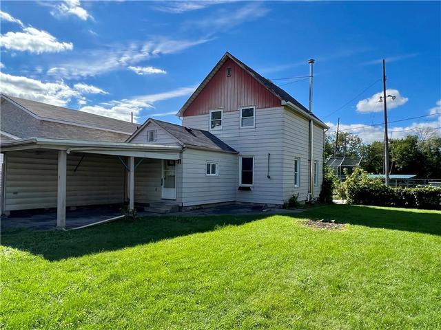 11 Eleanor Street, House detached with 3 bedrooms, 2 bathrooms and 2 parking in Brockville ON | Image 2
