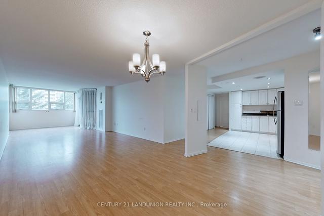 402 - 3303 Don Mills Rd, Condo with 2 bedrooms, 2 bathrooms and 1 parking in Toronto ON | Image 2