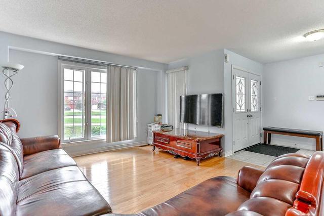 1 Woodcock Ave, House detached with 5 bedrooms, 3 bathrooms and 2 parking in Ajax ON | Image 3