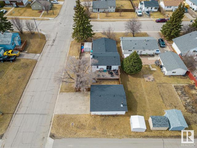 5301 56 St, House detached with 4 bedrooms, 2 bathrooms and null parking in Cold Lake AB | Image 33